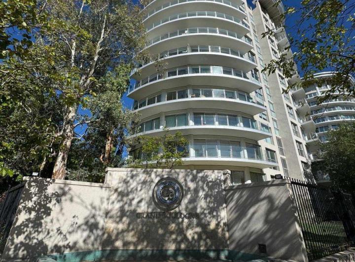 Departamento · 342m² · 6 Ambientes · 4 Cocheras