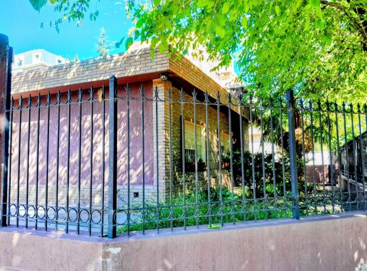 Casa · 159m² · 7 Ambientes · 3 Cocheras
