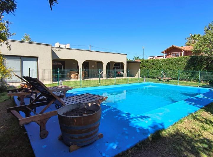Casa · 320m² · 7 Ambientes