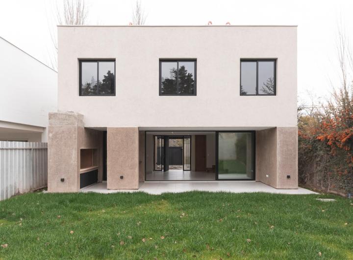 Casa · 152m² · 4 Ambientes · 2 Cocheras
