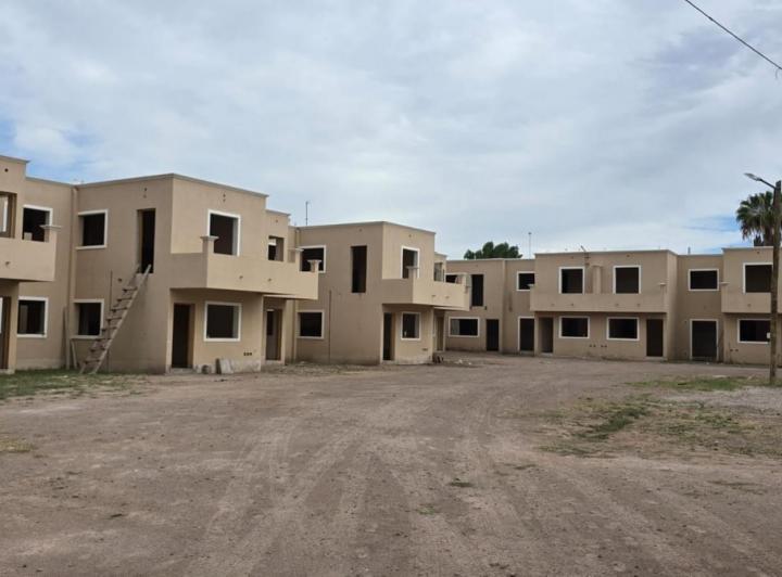 Casa · 65m² · 6 Ambientes · 1 Cochera