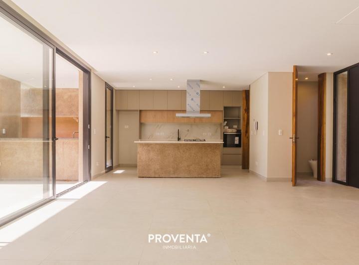 Casa · 380m² · 5 Ambientes · 2 Cocheras