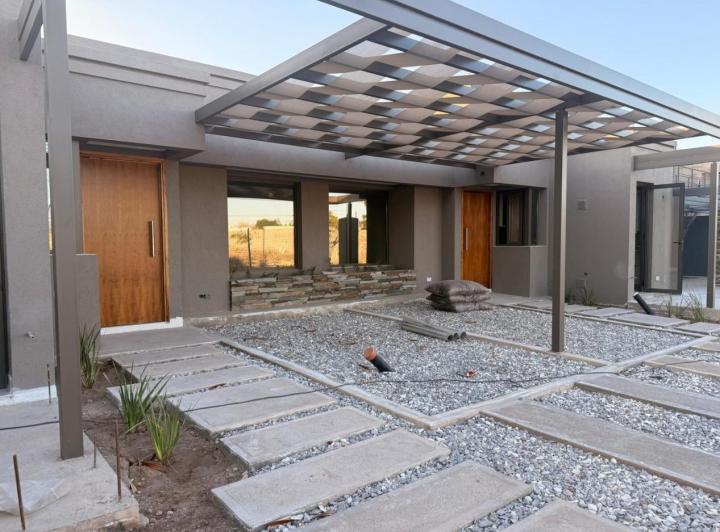 Casa · 78m² · 6 Ambientes · 1 Cochera