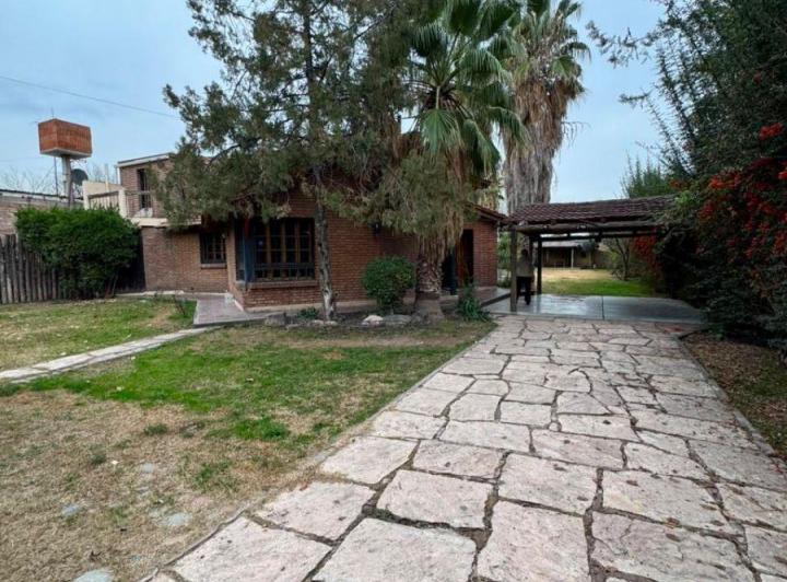Casa · 160m² · 5 Ambientes · 2 Cocheras