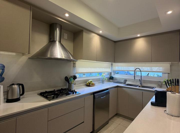 Casa · 180m² · 7 Ambientes · 2 Cocheras