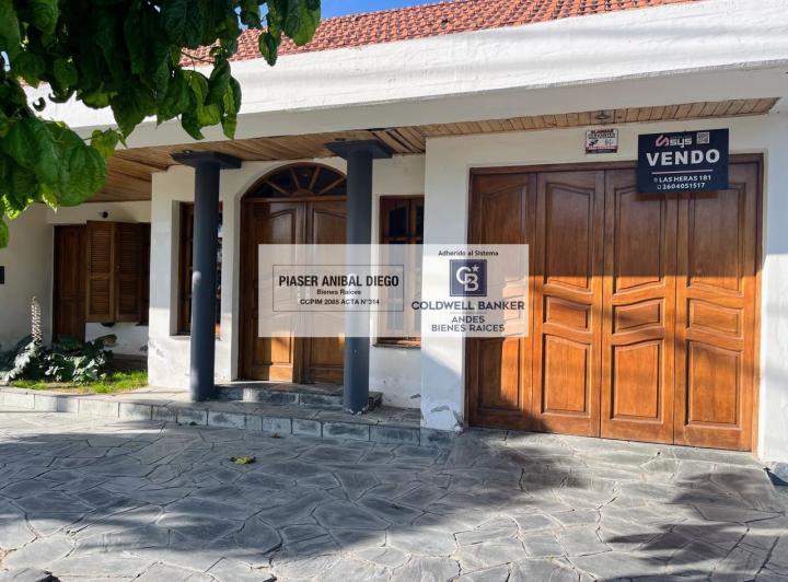 Casa · 200m² · 8 Ambientes · 1 Cochera