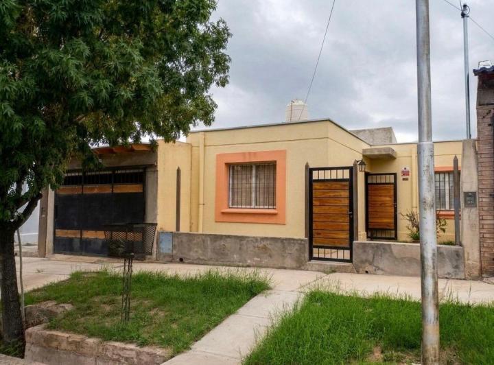 Casa · 134m² · 4 Ambientes · 2 Cocheras