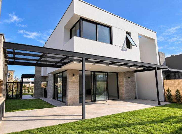 Casa · 180m² · 6 Ambientes