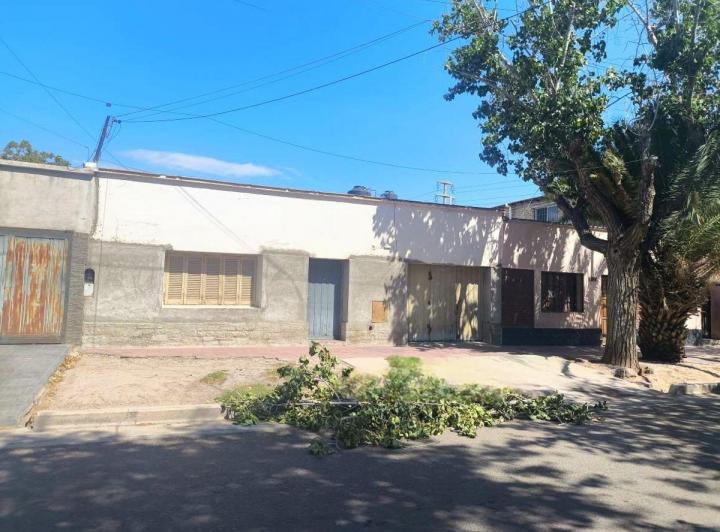 Casa · 140m² · 4 Ambientes · 2 Cocheras