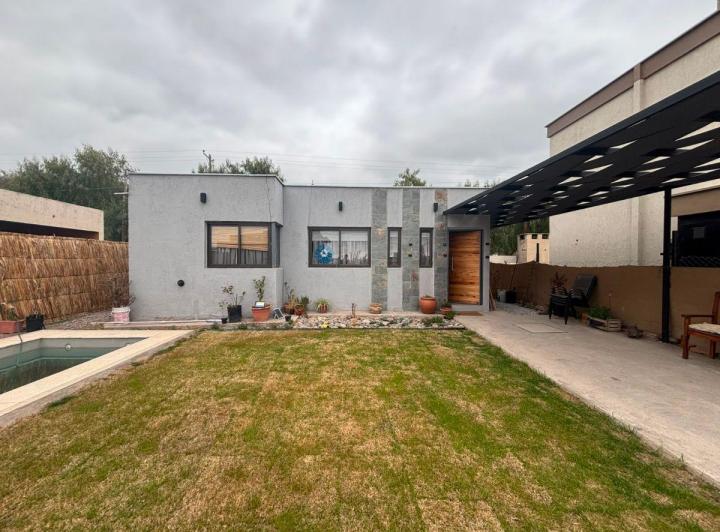 Casa · 105m² · 7 Ambientes · 1 Cochera
