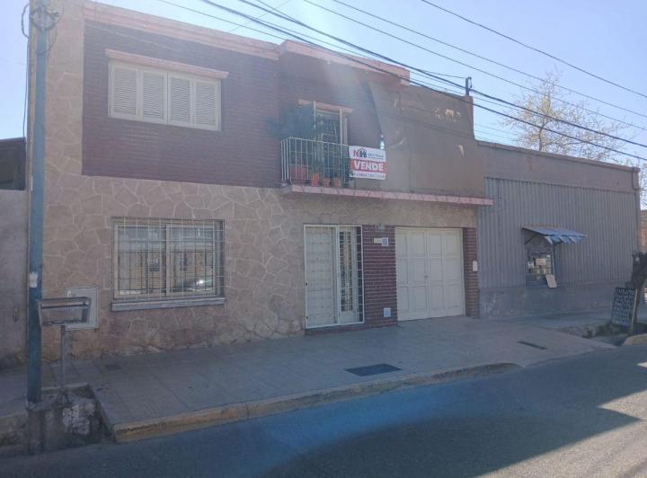 Casa · 110m² · 7 Ambientes · 1 Cochera