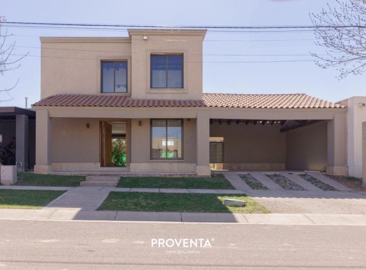 Casa · 115m² · 3 Ambientes · 2 Cocheras