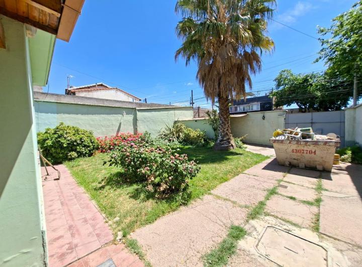 Casa · 110m² · 4 Ambientes · 4 Cocheras