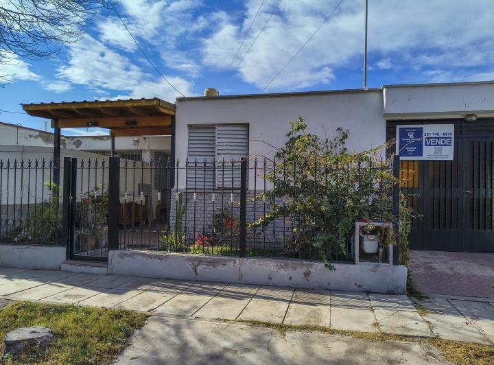 Casa · 110m² · 5 Ambientes · 1 Cochera