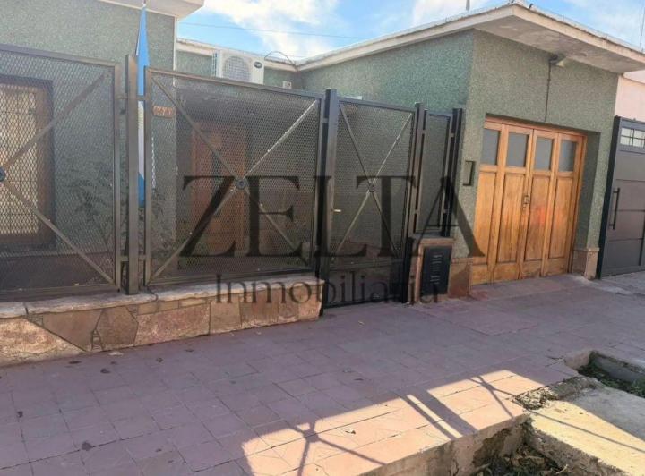 Casa · 198m² · 4 Ambientes · 1 Cochera