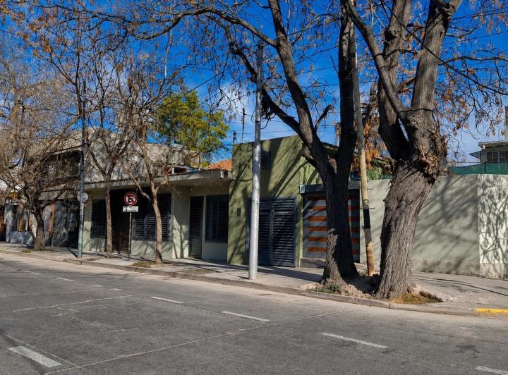 Casa · 125m² · 5 Ambientes · 2 Cocheras