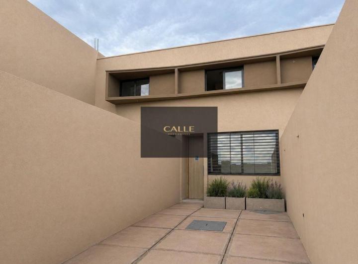 Casa · 87m² · 3 Ambientes · 1 Cochera