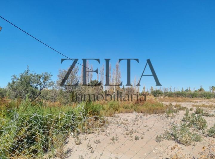 Terreno · 3700m²