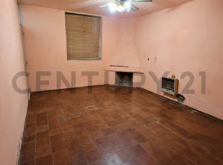 Casa · 54m² · 4 Ambientes · 2 Cocheras