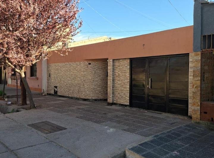 Casa · 132m² · 3 Ambientes · 1 Cochera