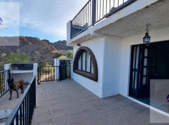 Casa · 170m² · 8 Ambientes · 4 Cocheras