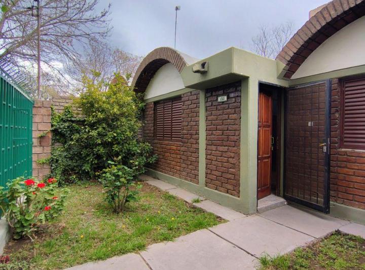 Casa · 58m² · 3 Ambientes · 3 Cocheras