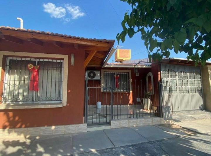 Casa · 194m² · 4 Ambientes · 1 Cochera