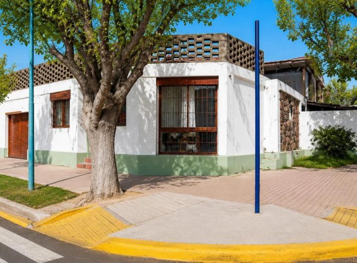 Casa · 128m² · 4 Dormitorios · 1 Cochera