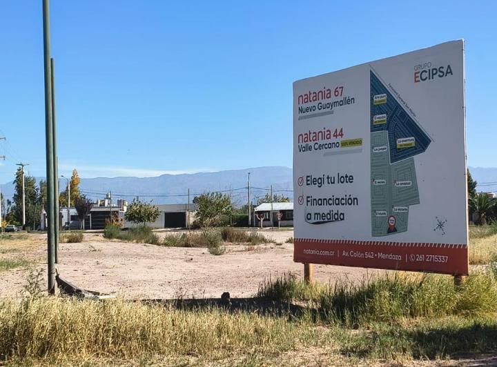 Terreno · 233m²