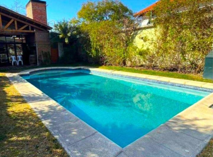 Casa · 377m² · 1 Ambiente · 2 Cocheras
