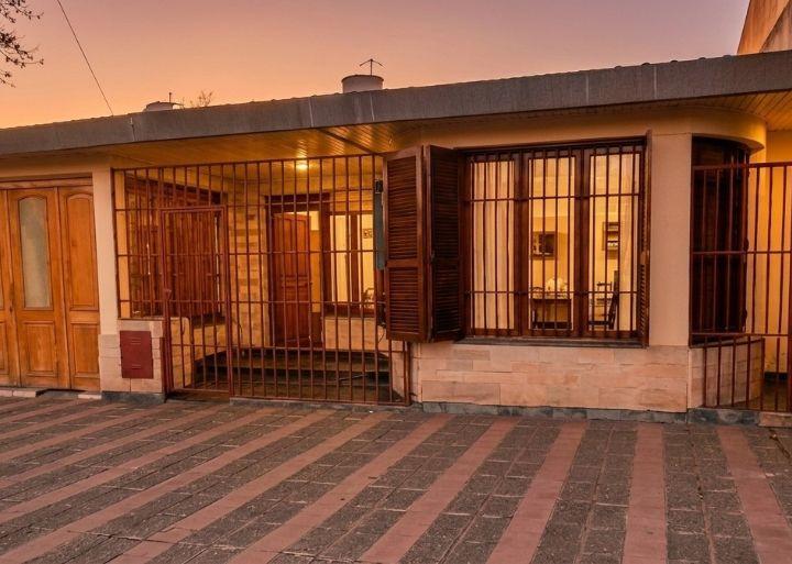 Casa · 160m² · 8 Ambientes