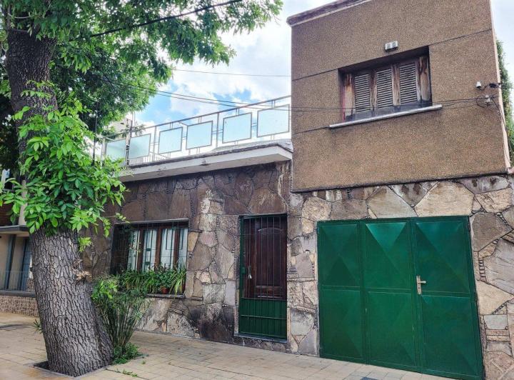 Casa · 155m² · 4 Ambientes · 1 Cochera