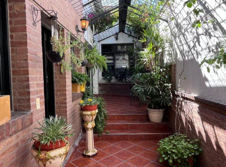Casa · 156m² · 9 Ambientes · 1 Cochera