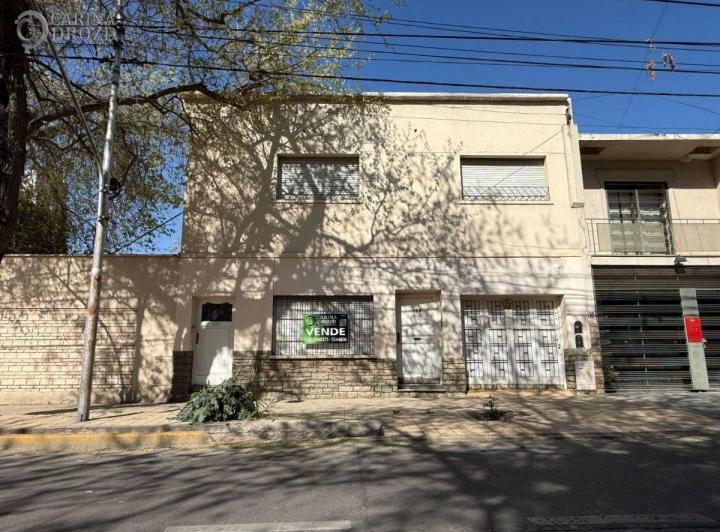 Casa · 136m² · 7 Ambientes · 1 Cochera