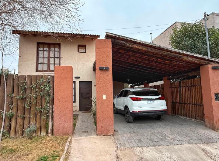 Casa · 190m² · 7 Ambientes · 1 Cochera