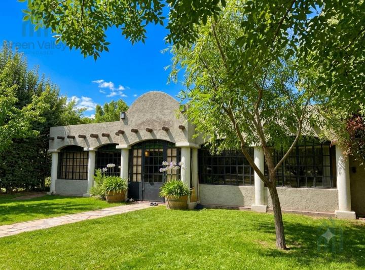 Casa · 239m² · 6 Ambientes · 1 Cochera