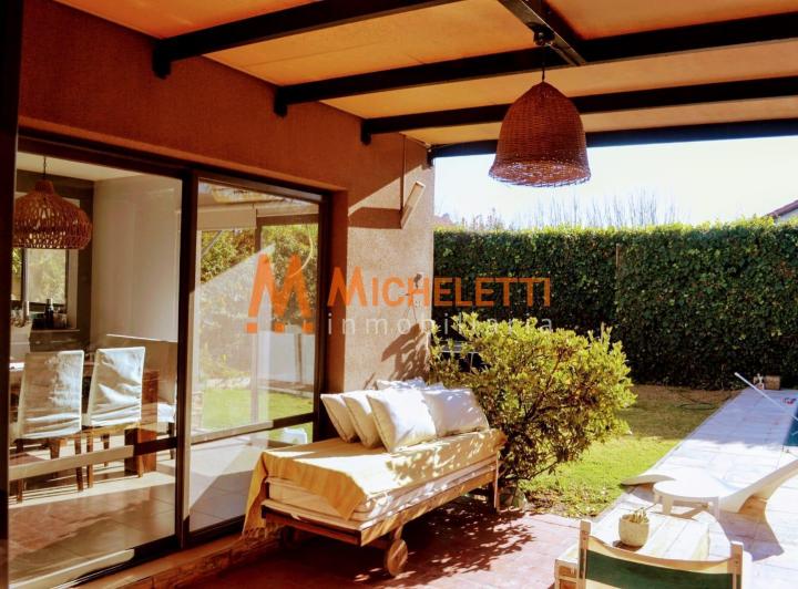 Casa · 392m² · 7 Ambientes · 2 Cocheras