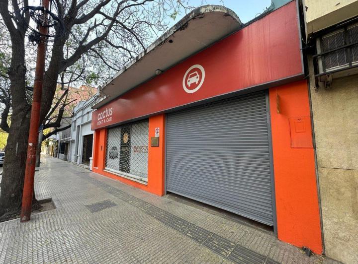 Local comercial · 620m² · 10 Cocheras