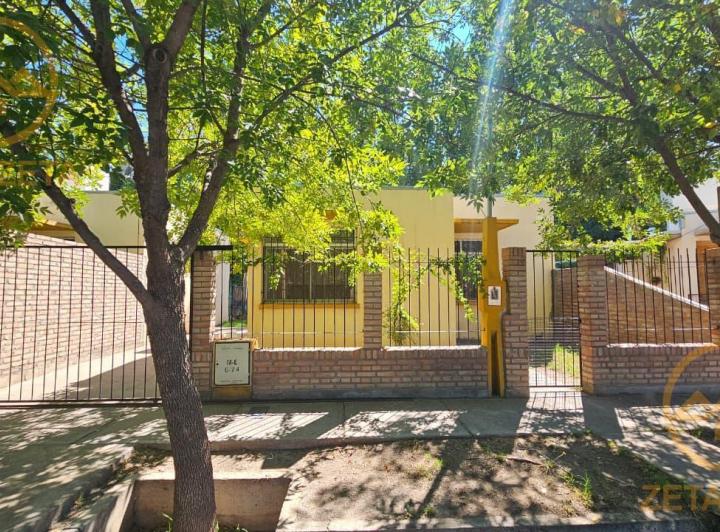 Casa · 228m² · 3 Ambientes · 1 Cochera