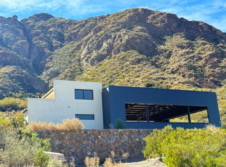 Casa · 200m² · 5 Ambientes · 3 Cocheras