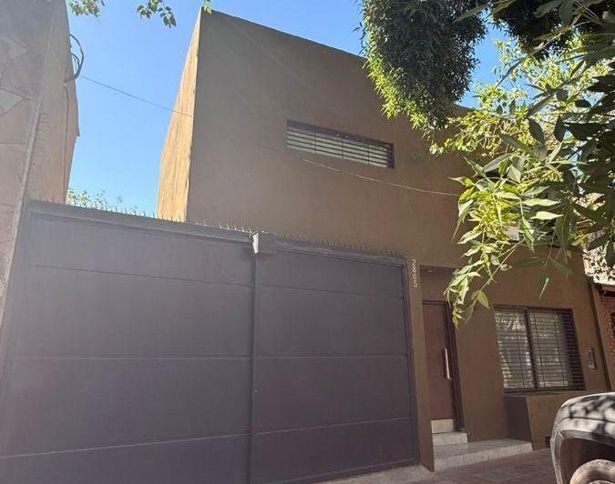 Casa · 140m² · 3 Ambientes · 2 Cocheras