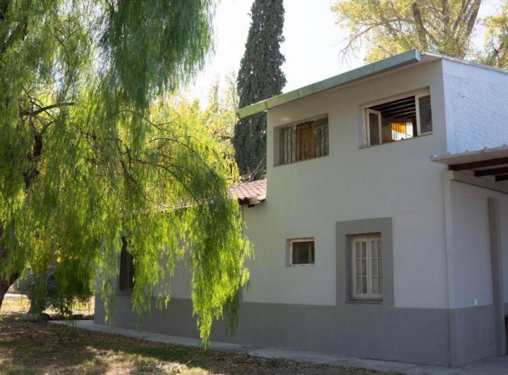 Casa · 180m² · 7 Ambientes · 3 Cocheras