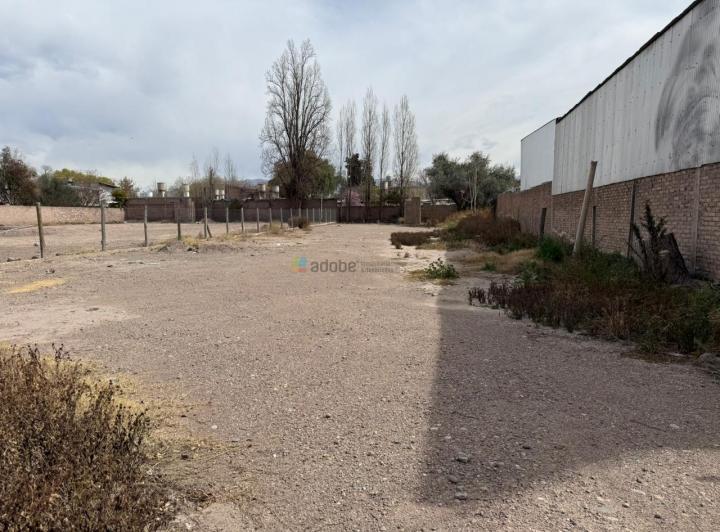 Terreno · 1300m²