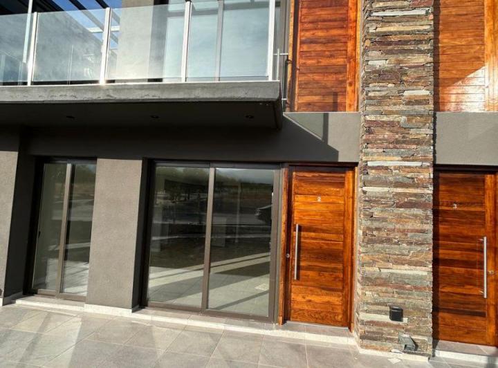 Departamento · 130m² · 5 Ambientes · 1 Cochera