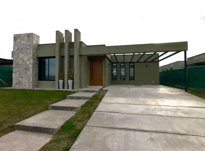 Casa · 191m² · 4 Ambientes · 2 Cocheras