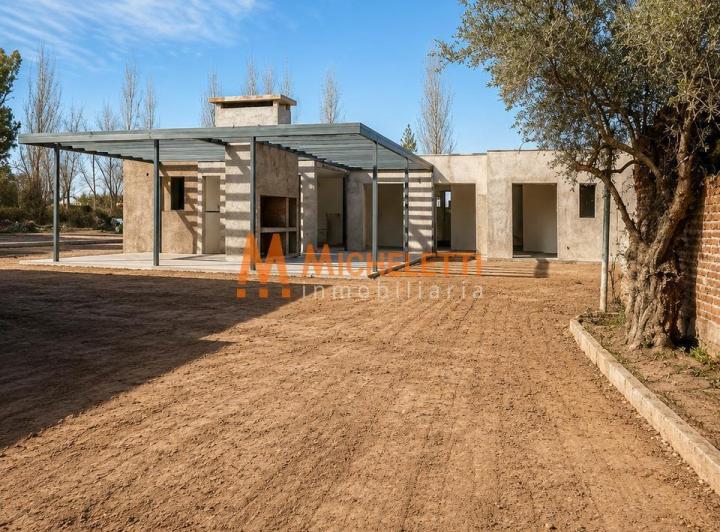 Casa · 115m² · 5 Ambientes · 2 Cocheras