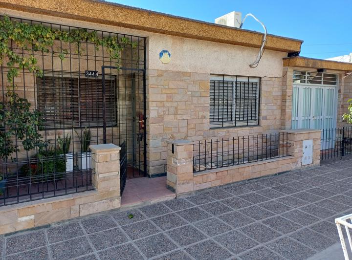 Casa · 166m² · 5 Ambientes · 1 Cochera