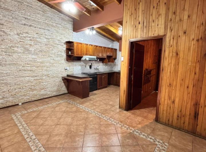 Casa · 155m² · 5 Ambientes · 2 Cocheras