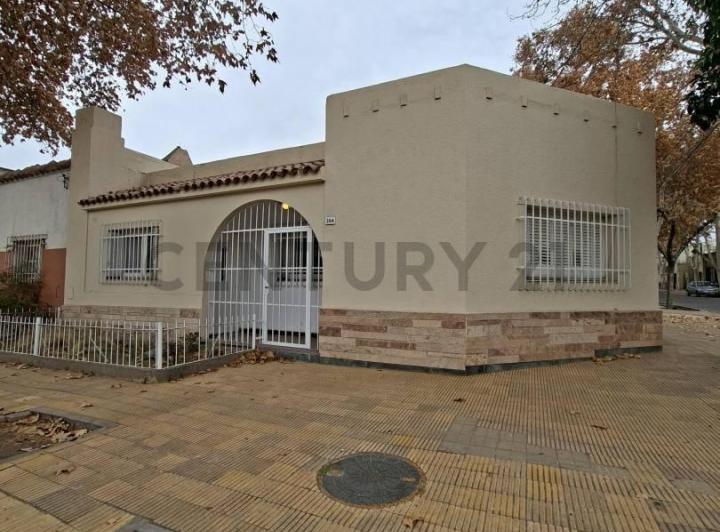 Casa · 149m² · 4 Dormitorios · 1 Cochera
