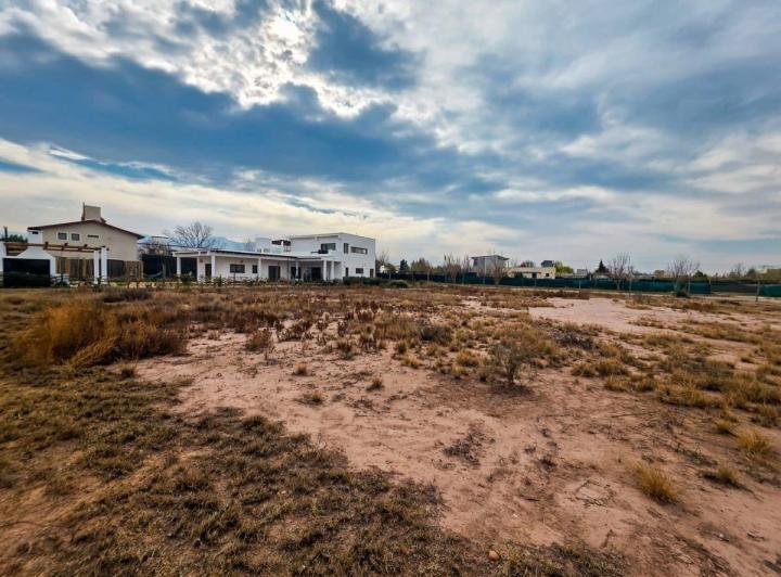 Terreno · 1100m²